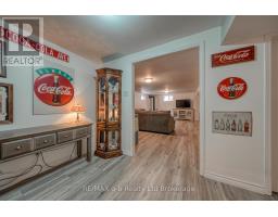 8 DEAN CRESCENT - 29