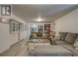 8 DEAN CRESCENT - 32