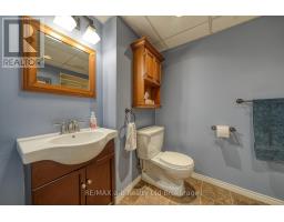 8 DEAN CRESCENT - 34