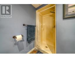 8 DEAN CRESCENT - 35