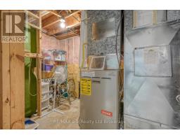 8 DEAN CRESCENT - 37