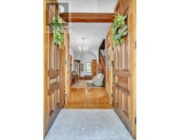 105 VANSITTART AVENUE - 26