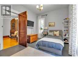 105 VANSITTART AVENUE - 31
