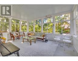 105 VANSITTART AVENUE - 37