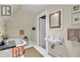 105 VANSITTART AVENUE - 44