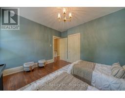 116 VANSITTART AVENUE - 31