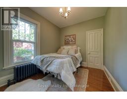 116 VANSITTART AVENUE - 32