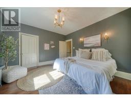 116 VANSITTART AVENUE - 35