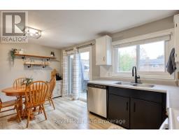 1011B VANIER AVENUE - 15