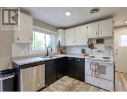 1011B VANIER AVENUE - 16