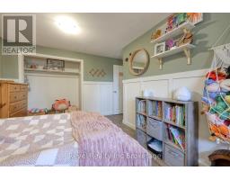 1011B VANIER AVENUE - 22