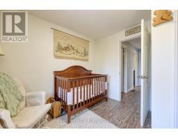 1011B VANIER AVENUE - 23