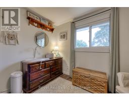 1011B VANIER AVENUE - 25