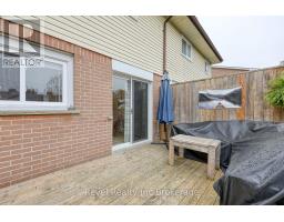 1011B VANIER AVENUE - 30