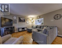 1011B VANIER AVENUE - 8