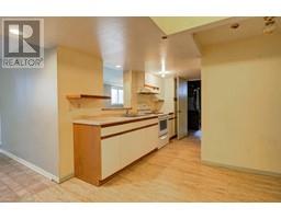 935886 BLENHEIM Road - 35