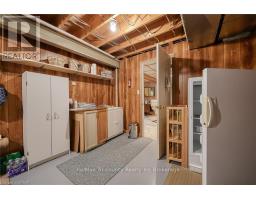 18 WILKINS CRESCENT - 43