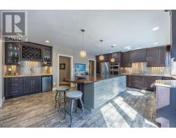 33 DEMEYERE AVENUE - 11