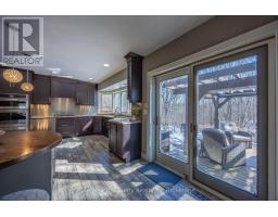 33 DEMEYERE AVENUE - 12