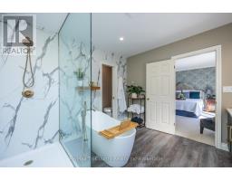 33 DEMEYERE AVENUE - 22