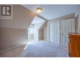 33 DEMEYERE AVENUE - 25