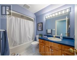33 DEMEYERE AVENUE - 28