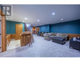 33 DEMEYERE AVENUE - 30