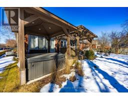 33 DEMEYERE AVENUE - 42