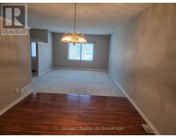 4 - 7-105 KING STREET - 4
