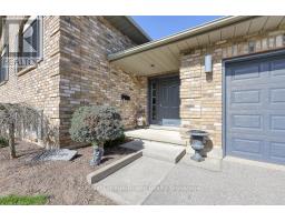 32 ST LADISLAUS STREET - 2