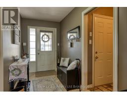36 WOODHATCH CRESCENT - 12