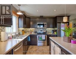 36 WOODHATCH CRESCENT - 16