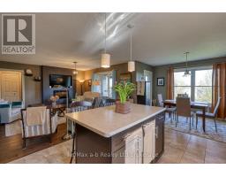 36 WOODHATCH CRESCENT - 17