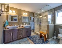 36 WOODHATCH CRESCENT - 22