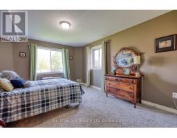36 WOODHATCH CRESCENT - 31
