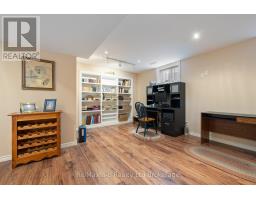 37 FAIRS CRESCENT - 20