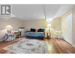 37 FAIRS CRESCENT - 21