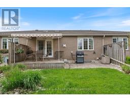 37 FAIRS CRESCENT - 27