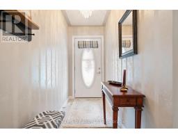 37 FAIRS CRESCENT - 3