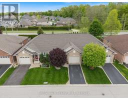 37 FAIRS CRESCENT - 30