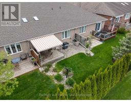37 FAIRS CRESCENT - 33