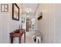 37 FAIRS CRESCENT - 4