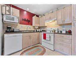 37 FAIRS CRESCENT - 6