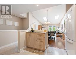37 FAIRS CRESCENT - 7