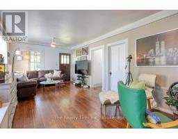132 CHARLES STREET E - 17