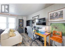 132 CHARLES STREET E - 24