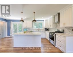 2 RICHARDS COURT - 24