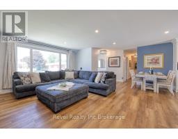 2 RICHARDS COURT - 30