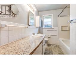 1009 WARWICK STREET - 13
