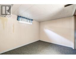 1009 WARWICK STREET - 18